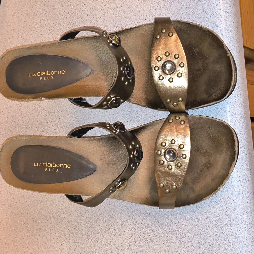 Liz Claiborne Brand Sandals In Goldfish Bronze With 2 1/2 Inch Heel-Size 10